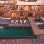 Villa Shark